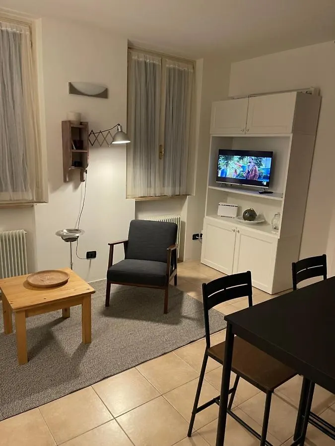R 75 Centro Storico Appartement Parma